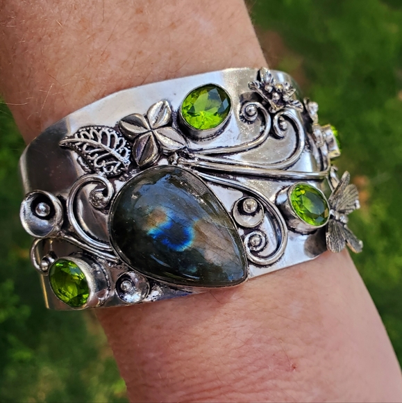 New Labradorite & Peridot 925 Silver Butterfly & Flowers Cuff Bracelet. - Picture 9 of 16